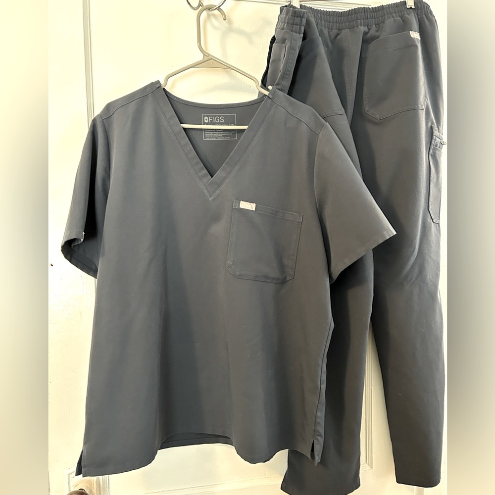 FIGS Night Sky Scrub Set